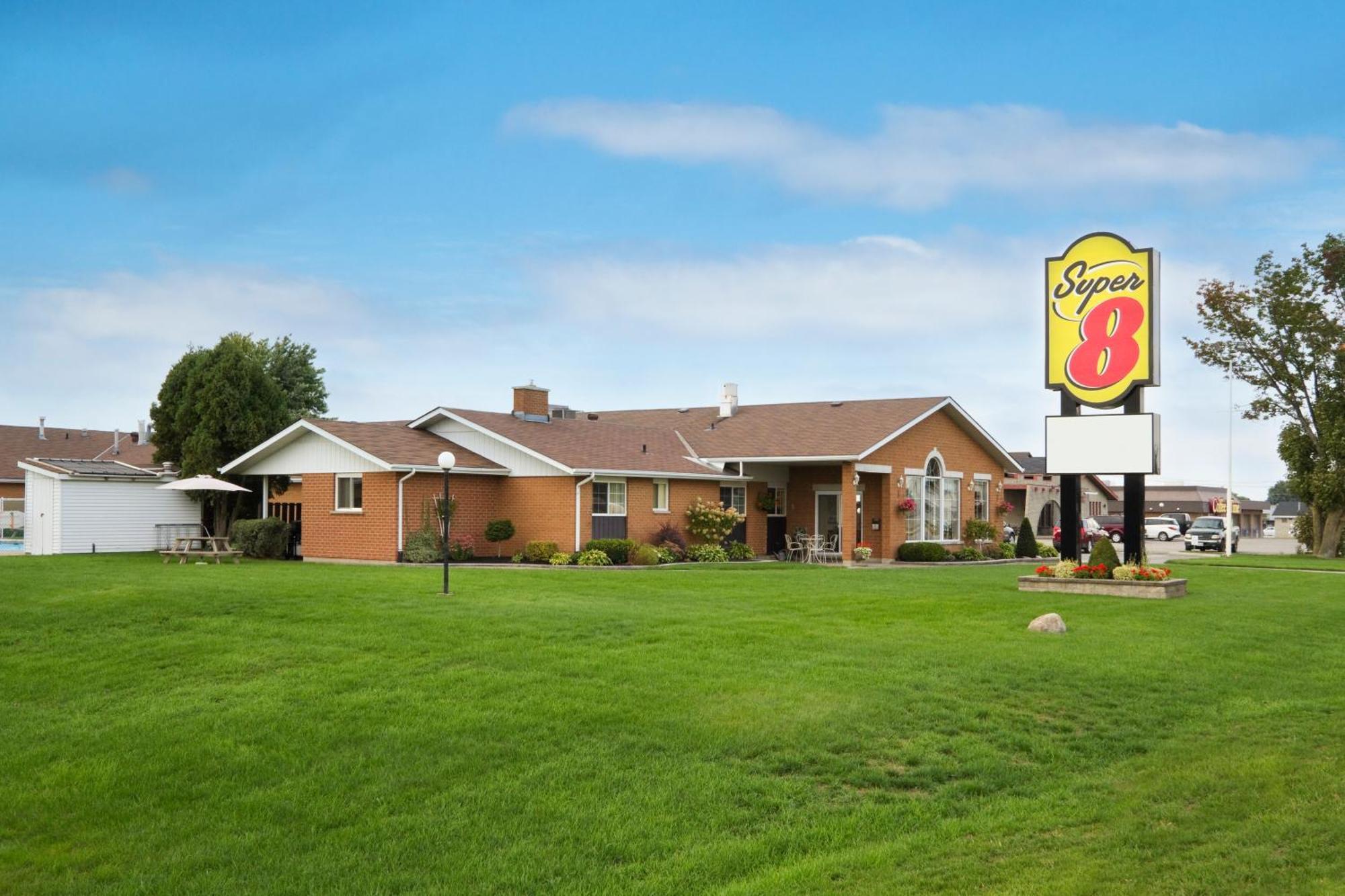 Hotel Super 8 By Wyndham Port Elgin Exterior foto