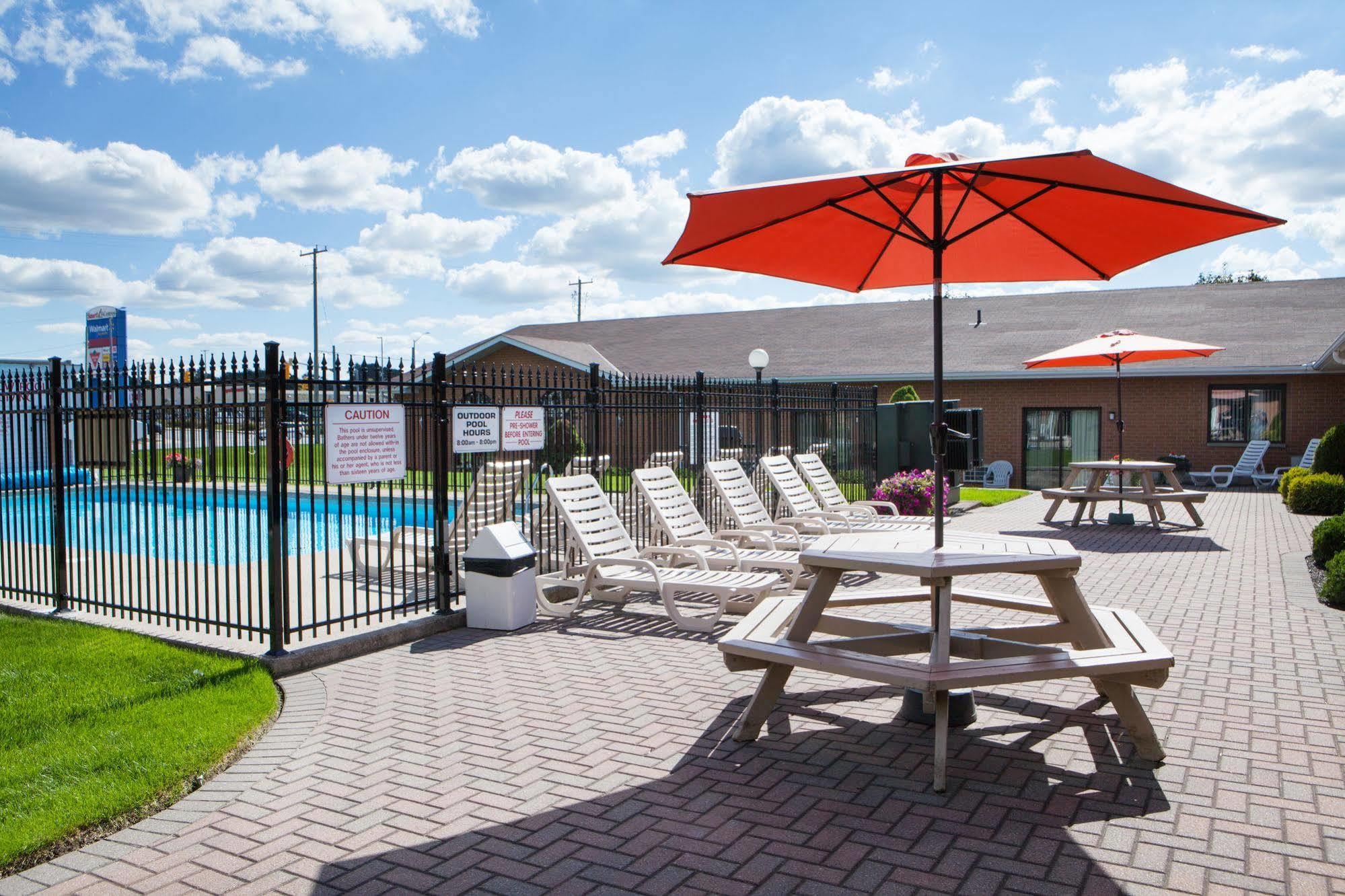 Hotel Super 8 By Wyndham Port Elgin Exterior foto