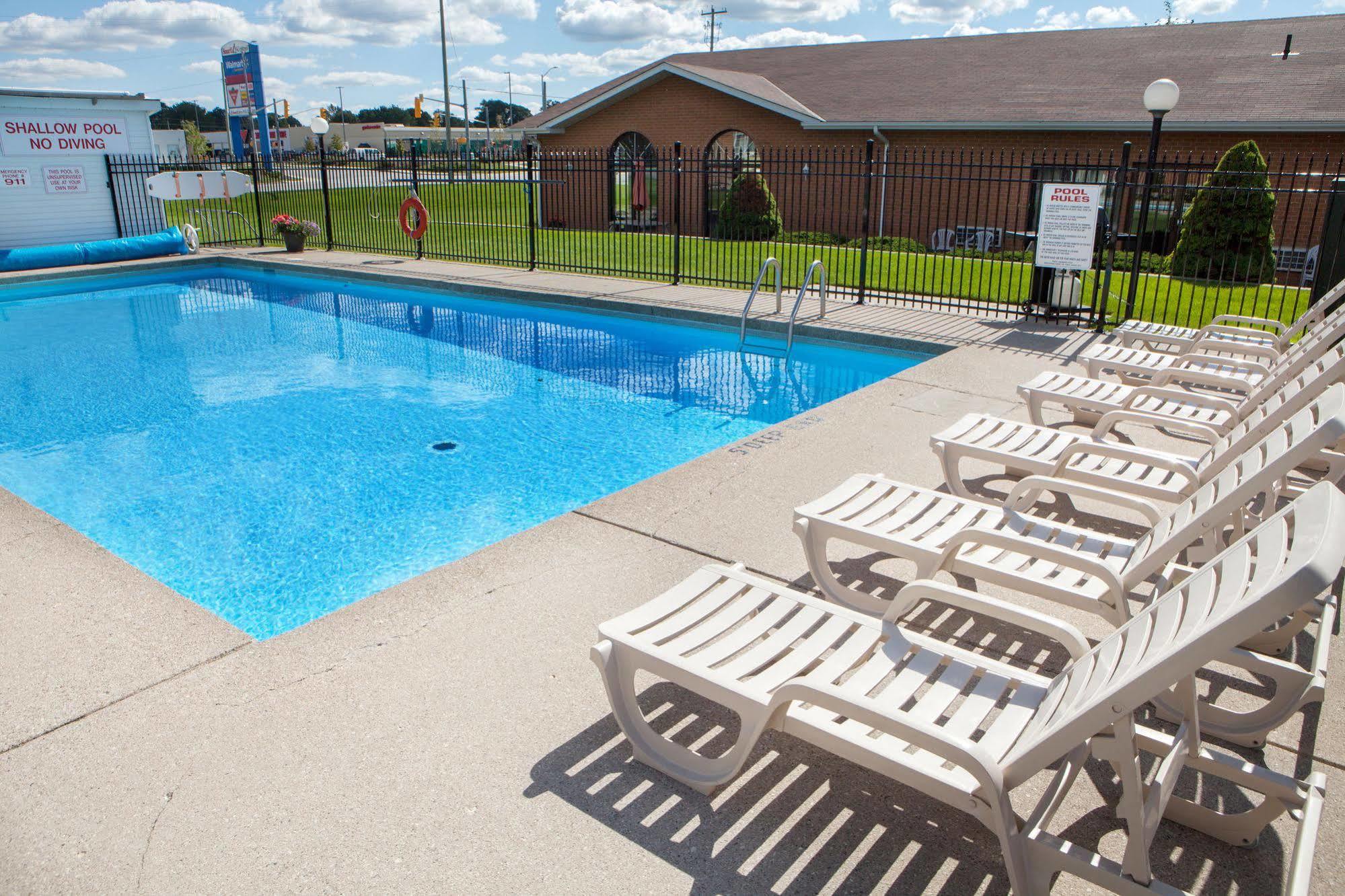 Hotel Super 8 By Wyndham Port Elgin Exterior foto